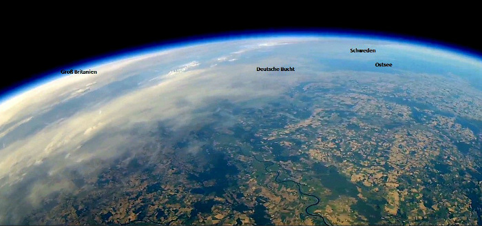 Beschriftete Aufnahme mit Blick Richtung Großbritannien, Deutsche Bucht, Schweden und Ostsee